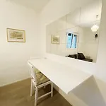 Gotthard House شقة *