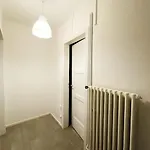 Gotthard House شقة
